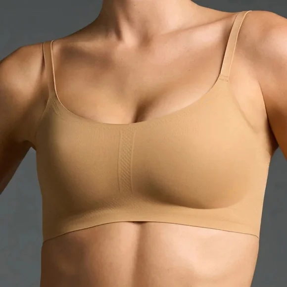 Seamless Eby Support Bra bundle (3 bras and 1 panty) - Picture 1 of 12